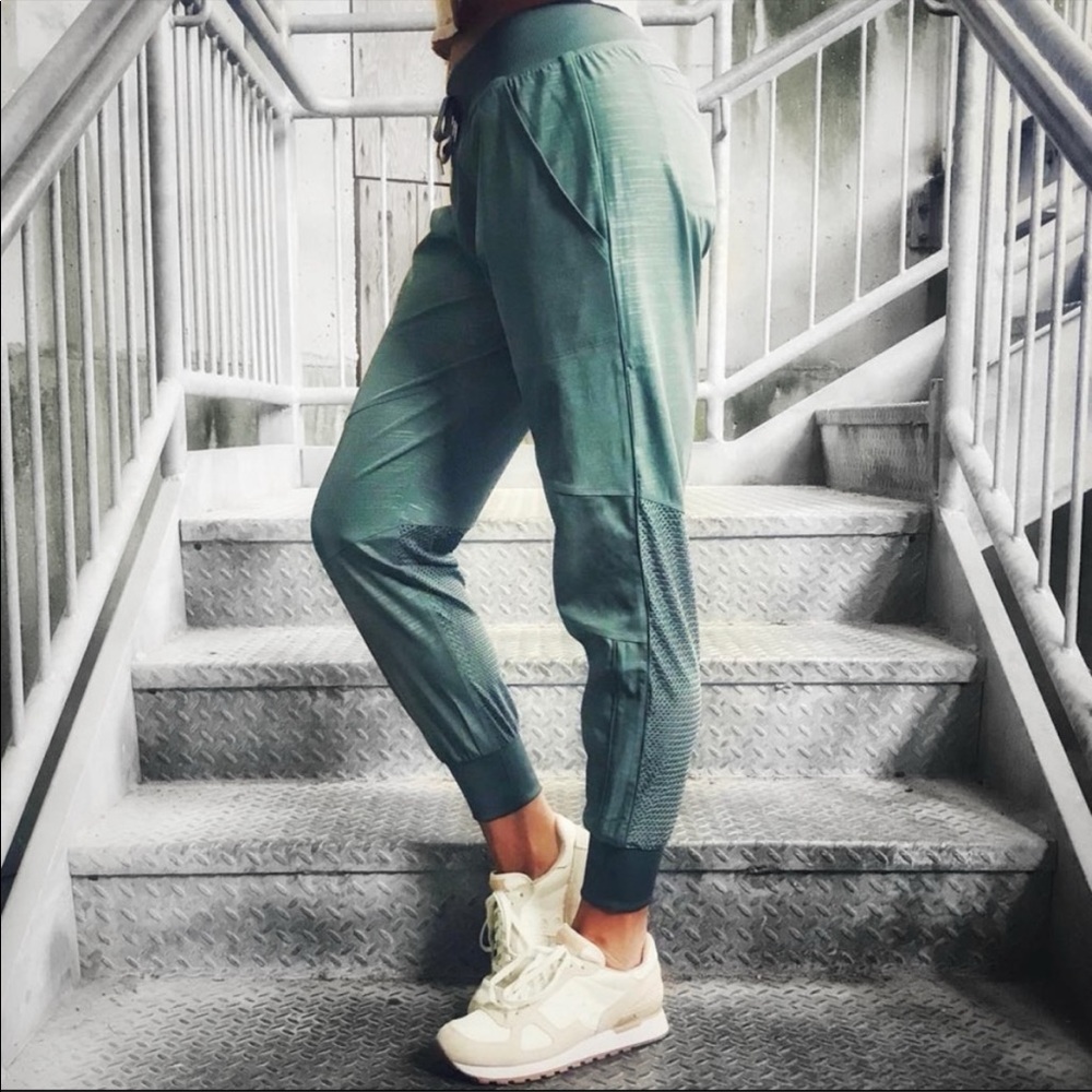 Lorna Jane Roam Free Green Joggers